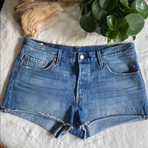 Levi’s 501 shorts, Size 32